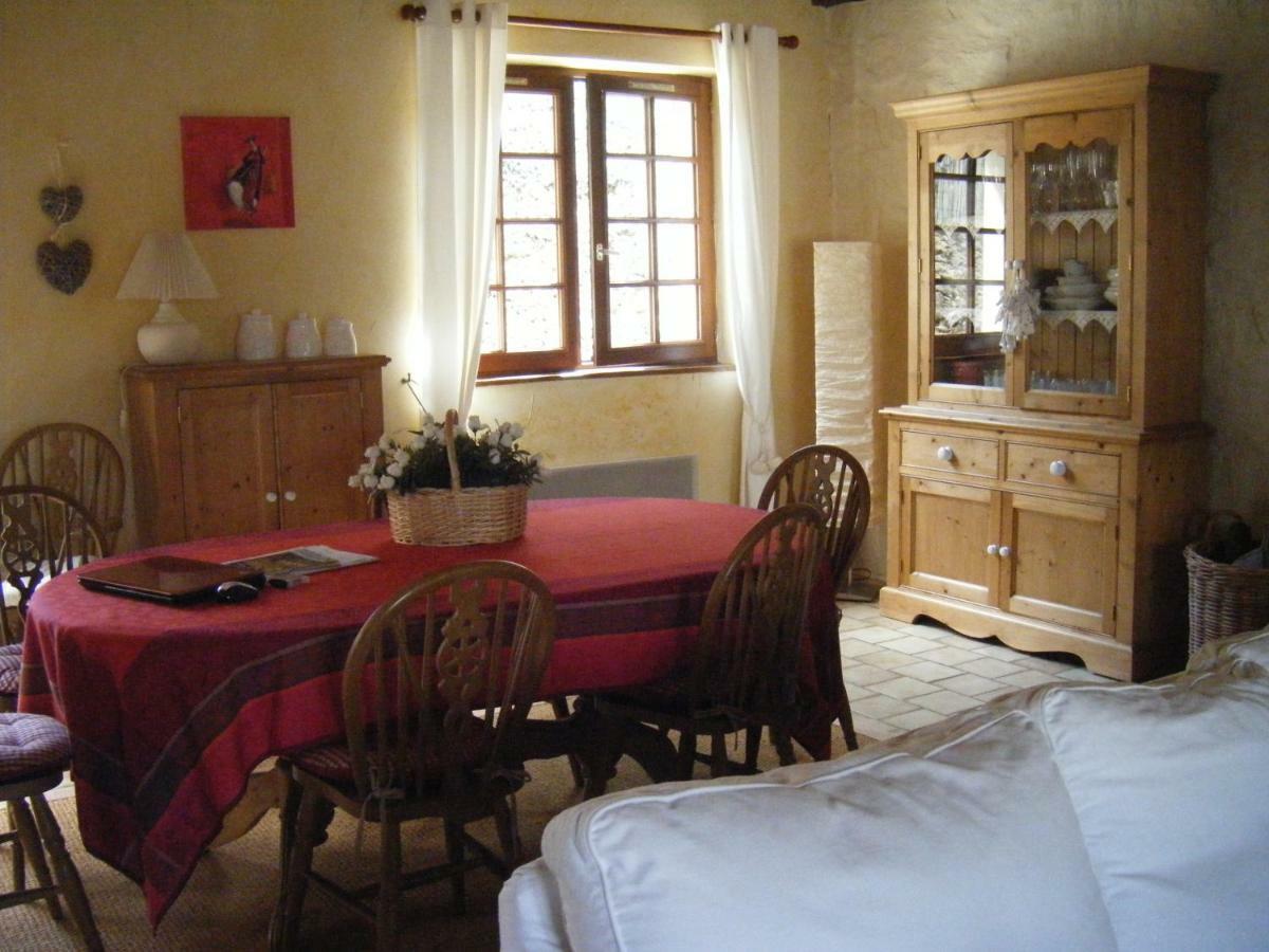 Les Lutins Bed and Breakfast Sainte-Ruffine Exterior foto